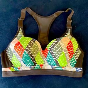 Incredible by Victoria’s Secret Sports bra